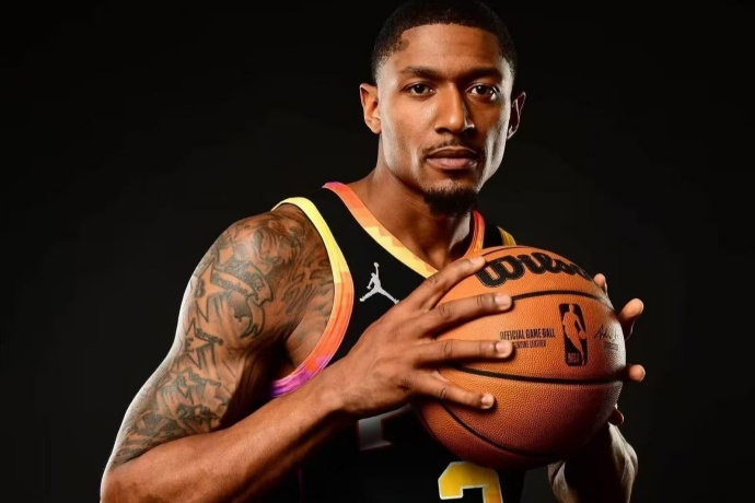 快船新援比尔：我的适应能力一直很强，我觉得自己做得还不错