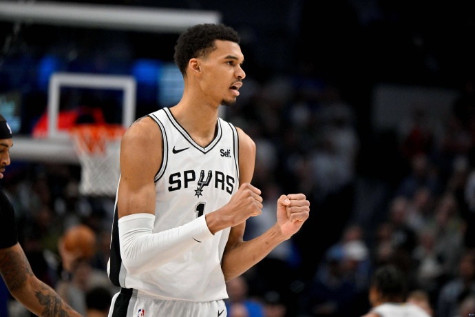 文班亚马等大个子步法为何顶尖?阿里纳斯揭秘背后关键原因